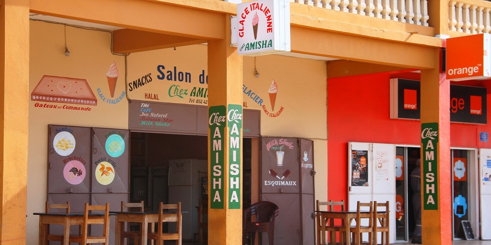 SALON DE THE CHEZ AMISHA MORONDAVA