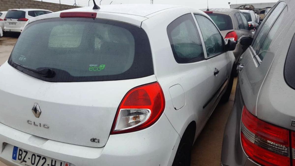 Don d'une Clio 3 à la Municipalité