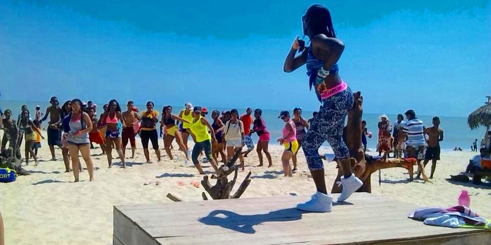 AMBIANCE PLAGE AVEC LA COACH HORTENSIA